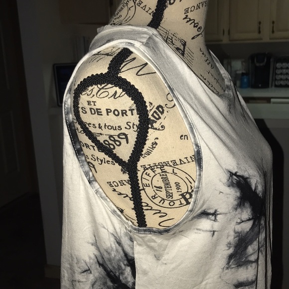 Brand New, Never worn!  Tie die side not shirt - Picture 5 of 8